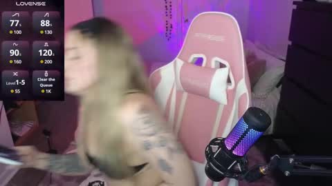 Snapshot of queenx_lexy chatting on 02/13/25, 11:37 queenx_lexy online show from 02/13/25, 11:37