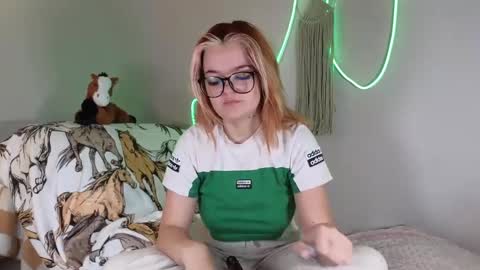 Snapshot of quervoqueen1 chatting on 12/18/24, 04:20 Bri online show from 12/18/24, 04:20