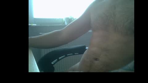 Snapshot of queutsch chatting on 06/02/26, 06:59 queutsch online show from 06/02/26, 06:59