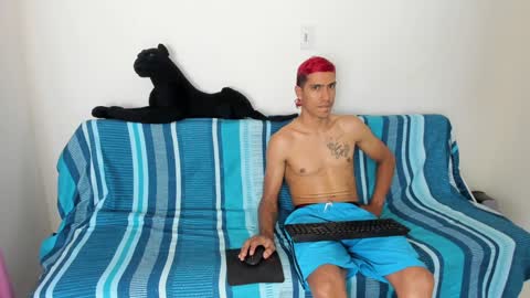 Snapshot of quinnandpuma chatting on 01/22/25, 03:20 QuinnAndPuma online show from 01/22/25, 03:20