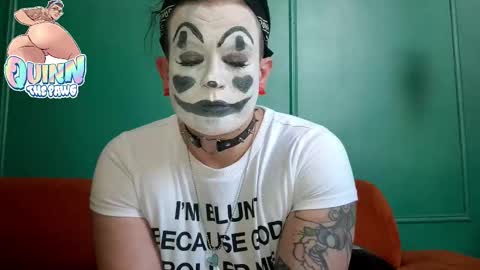 Snapshot of quinnofspades chatting on 10/31/25, 08:32 quinnofspades online show from 10/31/25, 08:32