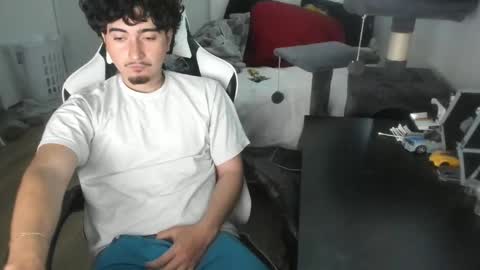 Snapshot of qwert4206 chatting on 03/15/26, 06:36 qwert4206 online show from 03/15/26, 06:36