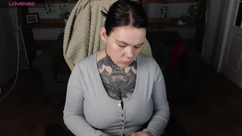 qwertyannie_lbo online show from 04/26/26, 12:03