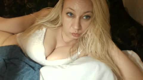 Snapshot of qwertyuio71919 chatting on 06/16/26, 01:41 qwertyui online show from 06/16/26, 01:41