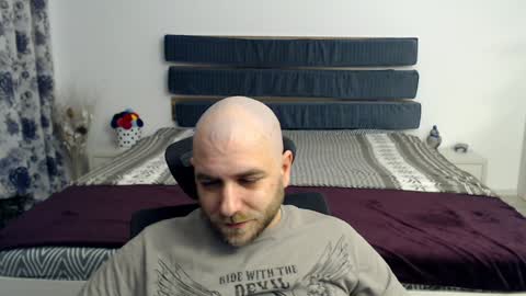 Snapshot of r0bila chatting on 01/24/25, 09:47 R0bila online show from 01/24/25, 09:47