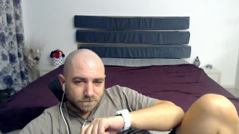 Snapshot of r0bila chatting on 01/26/25, 08:34 R0bila online show from 01/26/25, 08:34