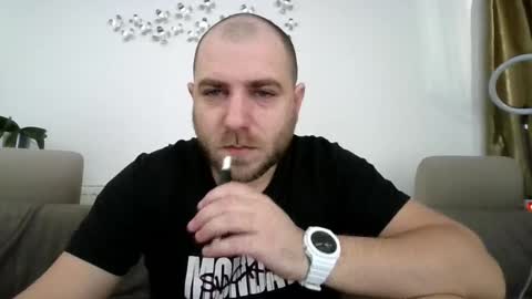 Snapshot of r0bila chatting on 03/04/25, 07:08 R0bila online show from 03/04/25, 07:08