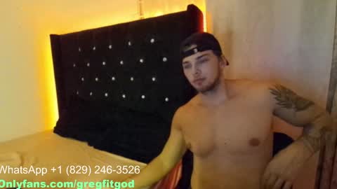 Snapshot of r9dima1998 chatting on 12/25/24, 10:37 Dmitry online show from 12/25/24, 10:37