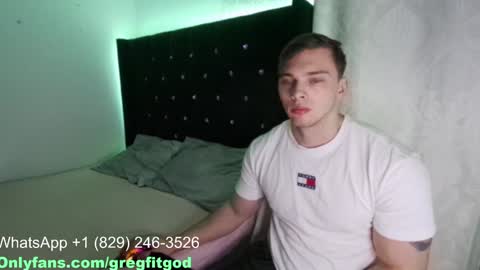 Snapshot of r9dima1998 chatting on 02/05/25, 02:40 Dmitry online show from 02/05/25, 02:40