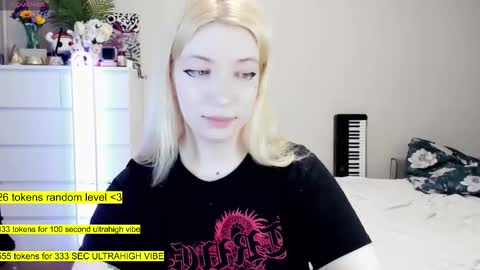 Snapshot of raaaaaaawr chatting on 03/02/26, 04:58 - online show from 03/02/26, 04:58