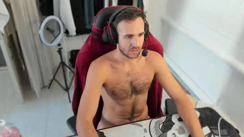 Snapshot of raamos chatting on 09/15/25, 11:32 Nikita online show from 09/15/25, 11:32