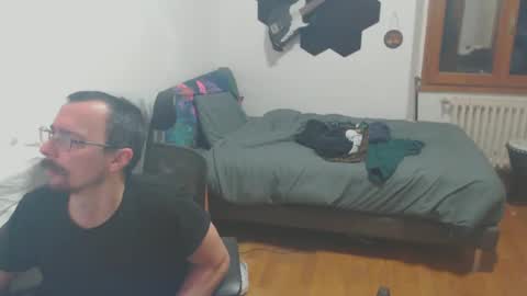 Snapshot of raccon68 chatting on 12/30/24, 06:05 Raccoon68 online show from 12/30/24, 06:05