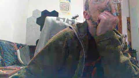 Snapshot of raccon68 chatting on 12/21/25, 09:22 Raccoon68 online show from 12/21/25, 09:22