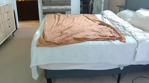 Snapshot of rach_rach chatting on 03/12/26, 08:48 Rachel Rivers online show from 03/12/26, 08:48