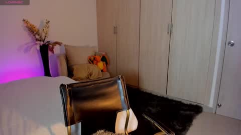 natalia  -  online show from 09/09/25, 02:22