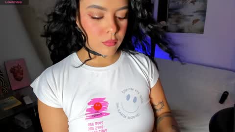 Snapshot of rachaeldeckard chatting on 04/06/26, 01:25 natalia - online show from 04/06/26, 01:25