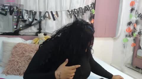 Snapshot of racheel_moore chatting on 10/15/25, 10:15 rachel online show from 10/15/25, 10:15