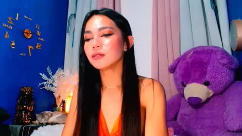 Snapshot of rachel_cummer chatting on 02/23/25, 01:13 Rachel cummer online show from 02/23/25, 01:13