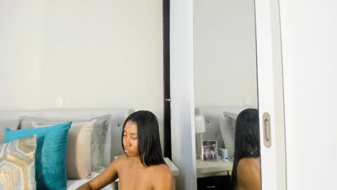 Snapshot of rachel_evans_xx chatting on 01/18/25, 09:13 rachel online show from 01/18/25, 09:13