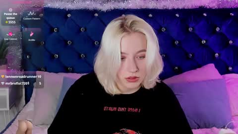 Snapshot of rachelcart chatting on 12/20/24, 04:42 RachelCart online show from 12/20/24, 04:42