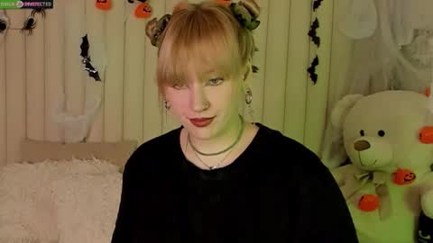 Snapshot of rachelcart chatting on 10/15/25, 03:17 RachelCart online show from 10/15/25, 03:17