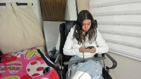 Snapshot of rachell_criss chatting on 02/09/25, 06:43 Rachell online show from 02/09/25, 06:43