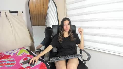 Snapshot of rachell_criss chatting on 02/09/25, 09:47 Rachell online show from 02/09/25, 09:47
