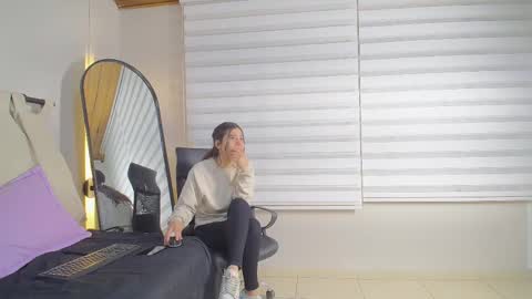 Snapshot of rachell_criss chatting on 02/11/25, 06:40 Rachell online show from 02/11/25, 06:40
