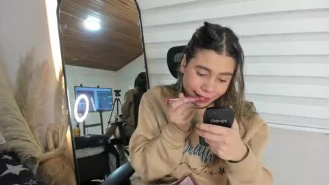 Snapshot of rachell_criss chatting on 10/30/25, 04:36 Rachell online show from 10/30/25, 04:36