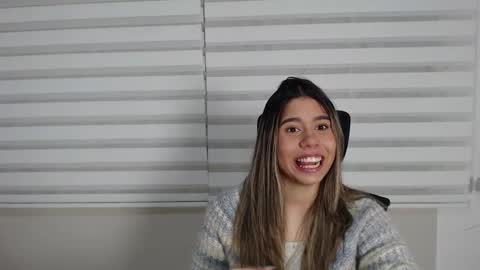 Snapshot of rachell_criss chatting on 11/25/25, 04:01 Rachell online show from 11/25/25, 04:01