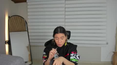 Snapshot of rachell_criss chatting on 11/30/25, 04:16 Rachell online show from 11/30/25, 04:16