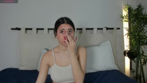 Snapshot of rachell_criss chatting on 02/06/26, 04:28 Rachell online show from 02/06/26, 04:28