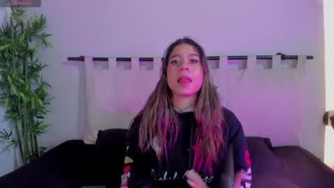 Snapshot of rachell_criss chatting on 03/12/26, 04:18 Rachell online show from 03/12/26, 04:18