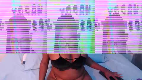 Snapshot of rachell_smithxx chatting on 03/22/26, 03:43 RACHELL online show from 03/22/26, 03:43