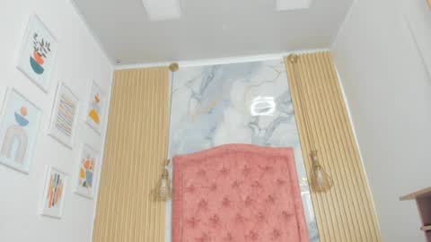 Snapshot of rachellesc chatting on 05/13/26, 12:24 rachellesc online show from 05/13/26, 12:24