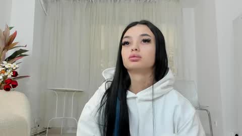 Snapshot of rachellravee chatting on 05/10/26, 04:39 Rachell online show from 05/10/26, 04:39