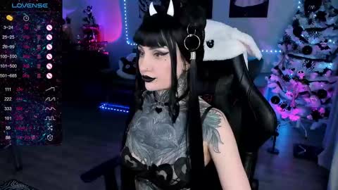 Snapshot of rachelqueen_ chatting on 02/09/25, 10:42  Miko Pleasee help me get 100 likes online show from 02/09/25, 10:42