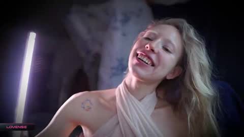 Snapshot of radiant_ada chatting on 11/06/25, 09:54 ada online show from 11/06/25, 09:54