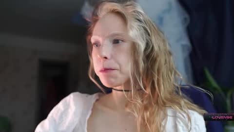 Snapshot of radiant_ada chatting on 02/04/26, 11:27 ada online show from 02/04/26, 11:27