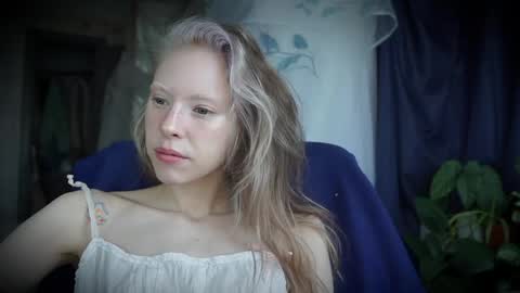 Snapshot of radiant_ada chatting on 03/23/26, 09:35 ada online show from 03/23/26, 09:35