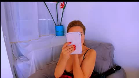 Snapshot of radmila_star chatting on 09/22/25, 10:50 Radmila Star online show from 09/22/25, 10:50