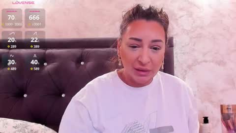 Snapshot of raelledarkstar chatting on 01/09/26, 10:29 raelledarkstar online show from 01/09/26, 10:29