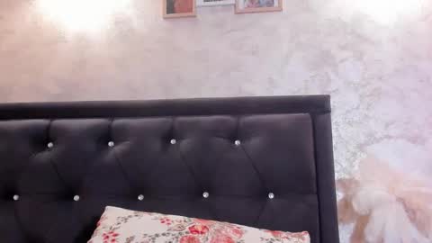 Snapshot of raelledarkstar chatting on 03/24/26, 01:05 raelledarkstar online show from 03/24/26, 01:05