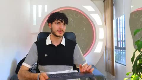 R A F A E L online show from 09/09/25, 10:20