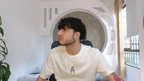 R A F A E L online show from 10/26/25, 08:48