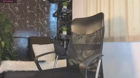 R A F A E L online show from 05/09/26, 10:37