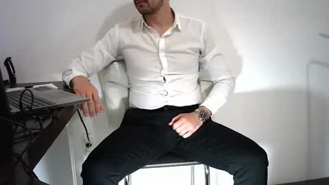 Snapshot of rafaelssk chatting on 05/10/26, 05:40 elenacam online show from 05/10/26, 05:40