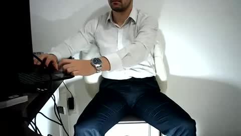 Snapshot of rafaelssk chatting on 05/25/26, 09:15 elenacam online show from 05/25/26, 09:15