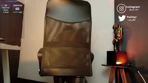 IG online show from 10/12/25, 03:38