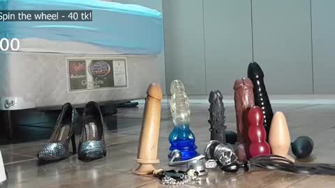 Snapshot of rafaslave chatting on 02/14/25, 04:15 Rafa Slave online show from 02/14/25, 04:15